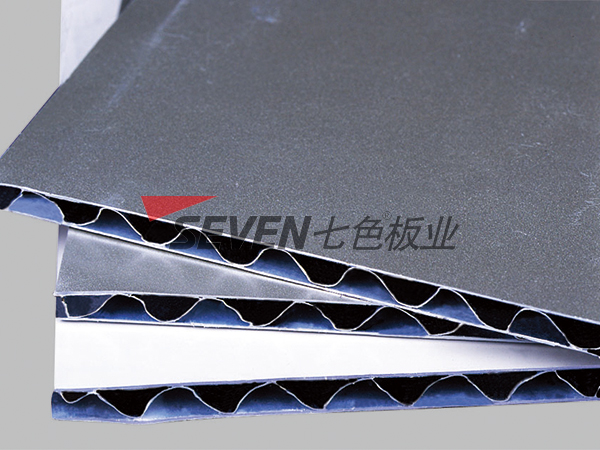 鋁質(zhì)瓦楞復(fù)合板